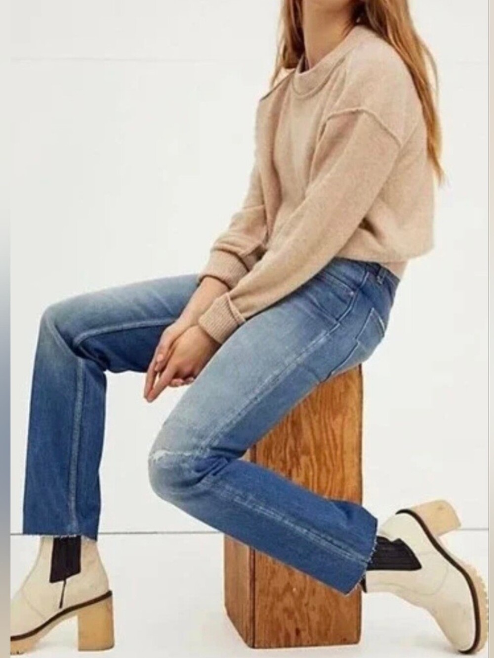 FREE PEOPLE X We The Free Vixen Cigarette Jeans Med Wash Frayed Hem 29